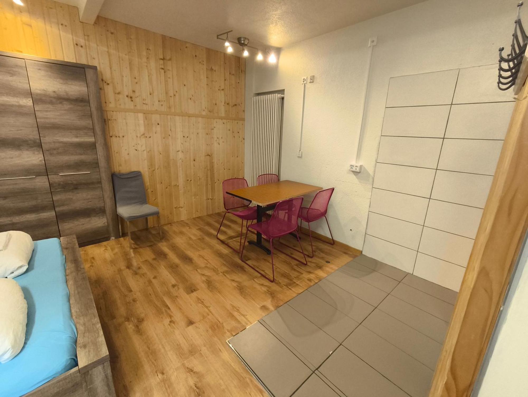 Interlaken Linda Inn Lodge Rom bilde